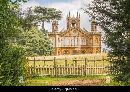 Temple Gothique Stowe Gardens Buckinghamshire Royaume-Uni Banque D'Images