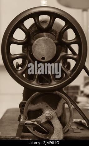 Pièce de l'ancienne machine à coudre en métal Banque D'Images