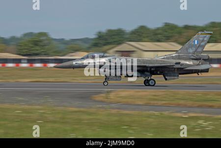 Grèce, Hellenic Air Force F-16 Faucon Fighting, Zeus Demo Team au Royal International Tattoo Banque D'Images