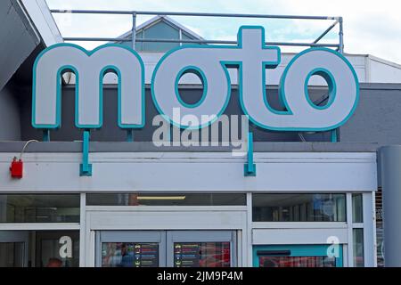 Station de service Hilton Park sur M6 Essington, avec l'ancien logo moto avant 2021 Banque D'Images
