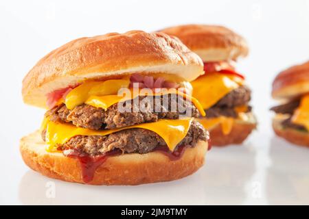 Deux hamburgers de beignets de Brioche font l'affaire du repas Banque D'Images