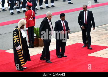 Colombo, Sri Lanka. 03rd août 2022. Le nouveau Président sri-lankais Ranil Wickremesinghe part pour l'ouverture après cérémonie de la session de 3rd du Parlement de 9th à Colombo, au Sri Lanka, sur 3 août 2022. (Photo de Ruwan Walpola/Pacific Press/Sipa USA) crédit: SIPA USA/Alay Live News Banque D'Images