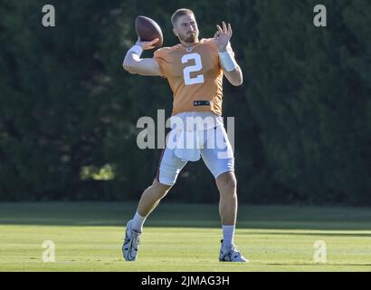 Tampa, États-Unis. 05th août 2022. Le quarterback des Buccaneers de Tampa Bay Kyle Trask se détend pendant l'entraînement au centre de formation de l'équipe à Tampa, en Floride, vendredi, 5 août 2022. Photo de Steve Nesius/UPI crédit: UPI/Alamy Live News Banque D'Images