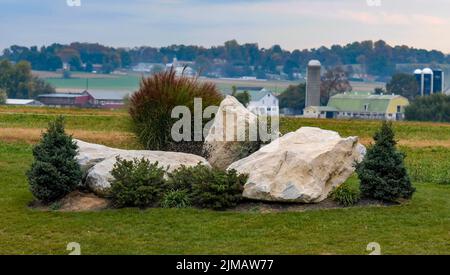 Amish Farm Paysage avec un jardin à l'avant-plan Banque D'Images