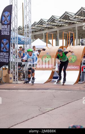 IMAGIN manifestations sportives d'été extrêmes, Barcelone. Divers sports extrêmes sur l'eau et la terre Banque D'Images