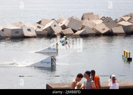 IMAGIN manifestations sportives d'été extrêmes, Barcelone. Divers sports extrêmes sur l'eau et la terre Banque D'Images