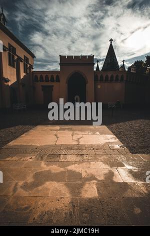 Château de laxenburg (Franzensburg) près de Vienne (Autriche) avec le lac en premier plan Banque D'Images