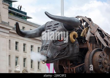 The Raging Bull - le taureau mécanique 10ft utilisé lors des Jeux du Commonwealth de Birmingham 2022, Birmingham, Royaume-Uni Banque D'Images