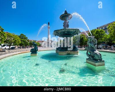 Place Rossio, Praca de D Pedro IV et fontaine de bronze, Lisbonne, Portugal, juillet 2017 Banque D'Images