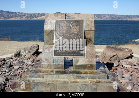 Barrage, eau, réservoir, centrale électrique, réservoir de San Luis, Californie, États-Unis Banque D'Images