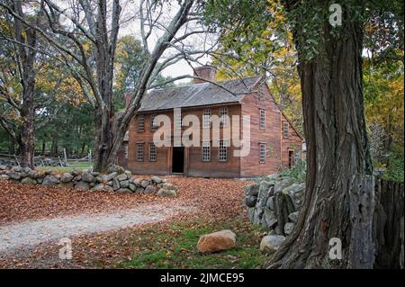 Hartwell Tavern, le long de la piste de Battle Road (Bay Road) dans le parc national de Minuteman, entre Lexington et Concord, Massachusetts, États-Unis. Banque D'Images