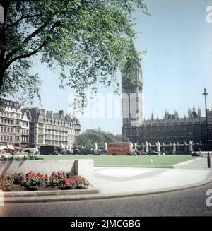 Vers 1965, Londres, Angleterre, Royaume-Uni: Tour de l'horloge de Big Ben et édifices du Parlement à Londres. (Image de crédit : © Keystone USA/ZUMA Press Wire) Banque D'Images