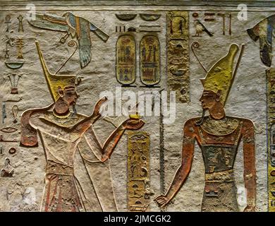 Images de l'égypte ancienne couleur sur le mur Banque D'Images