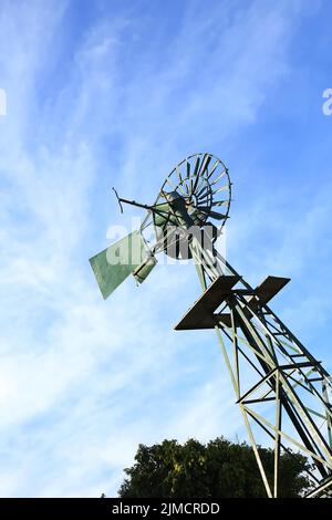 Centre ville hystorical d'Agueimes, ici un vieux moulin à vent. Las Palmas, Grande Canarie, Îles Canaries, Espagne Banque D'Images