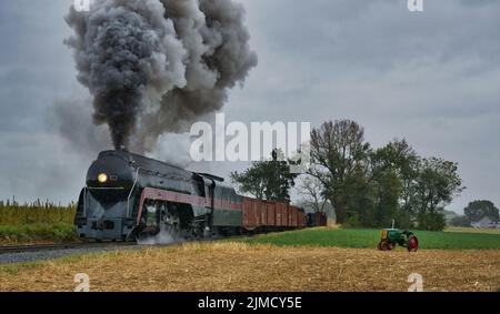 Machine à vapeur et tracteur anciens restaurés Banque D'Images