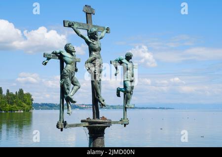 Croix de Suède, groupe de crucifixion à l'entrée de l'île Mainau, Lac de Constance, Bade-Wurtemberg, Allemagne Banque D'Images