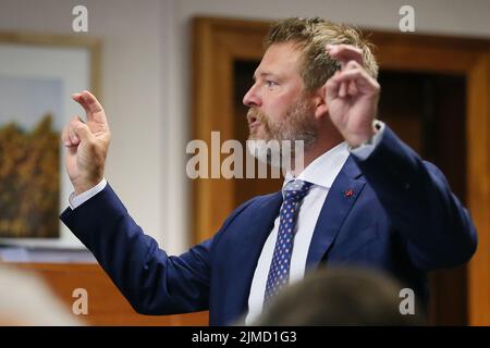 Austin, Texas, États-Unis. 5th août 2022. WESLEY BALL présente des arguments de clôture le vendredi 5 août 2022 au palais de justice du comté de Travis à Austin. Les jurés ont été invités à évaluer les dommages-intérêts punitifs contre l'hôte d'Infowars Alex Jones (non montré) après avoir accordé $4,1 millions de dommages-intérêts réels aux parents de Jesse Lewis jeudi. (Credit image: © Briana Sanchez via ZUMA Press Wire) Banque D'Images