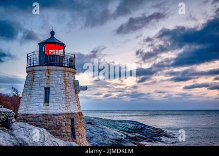 Coucher de soleil à Castle Hill Lighthous. Newport, Rhode Island Banque D'Images