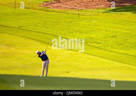 5 août 2022: Bo Van Pelt est arrivé du fairway sur neuf lors du championnat 2022 Wyndham au Sedgefield Country Club à Greensboro, NC. Scott Kinser/CSM Banque D'Images