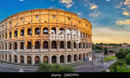 Rome Italie, coucher de soleil panorama ville horizon au Colisée de Rome Banque D'Images