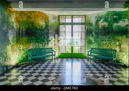 Le château de Carrouges est aujourd'hui un musée du château avec des salles d'époque spectaculaires Banque D'Images