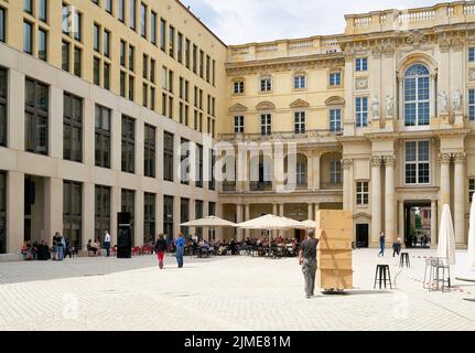 Le Schlueterhof dans le Forum Humboldt, construit récemment selon un modèle historique Banque D'Images