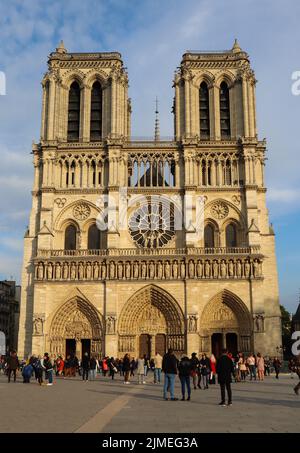 Paris / France - 05 avril 2019. La Cathédrale Notre-Dame au printemps. Avant l'incendie Banque D'Images