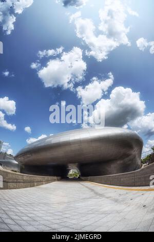 Dongdaemun design plaza pendant la journée Banque D'Images