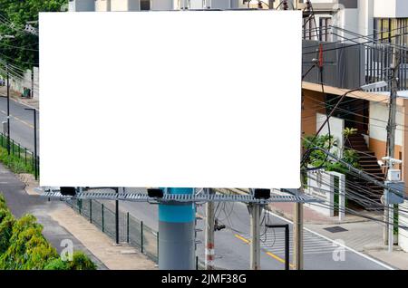 Panneau publicitaire bannière information marketing promotion afficher maquette écran blanc vide.Clipping chemins. Banque D'Images
