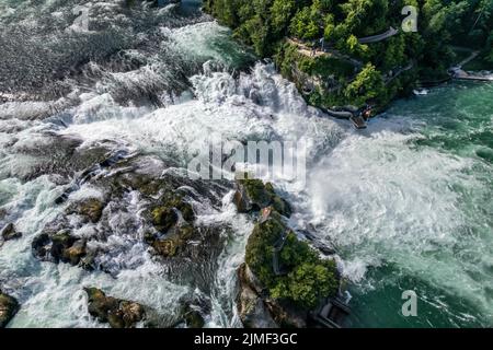 Wasserfall Rheinfall BEI Neuhausen am Rheinfall aus der Luft gesehen, Schweiz, Europa | chutes du Rhin vues d'en haut, Neuhausen am Rheinfall, Suissel Banque D'Images