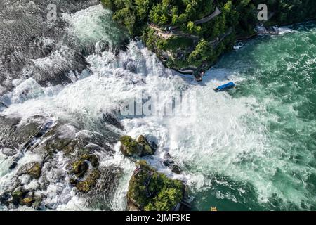 Wasserfall Rheinfall BEI Neuhausen am Rheinfall aus der Luft gesehen, Schweiz, Europa | chutes du Rhin vues d'en haut, Neuhausen am Rheinfall, Suissel Banque D'Images