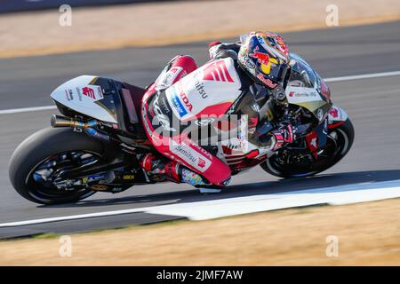 Towcester, Royaume-Uni. 06th août 2022. Takaaki NAKAGAMI (Japon) de l'écurie LCR Honda IDEMITSU Team lors de la session 2022 du Grand Prix MotoGP de Monster Energy Free Practice 3 sur le circuit Silverstone, à Towcester, en Angleterre, le 6th août 2022. Photo de David Horn. Crédit : Prime Media Images/Alamy Live News Banque D'Images