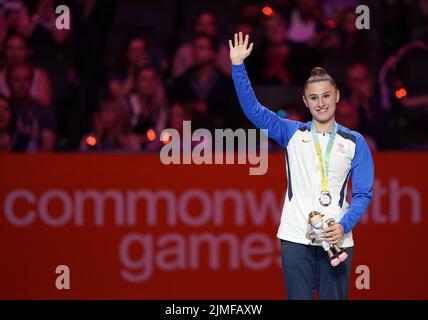 Louise Christie, écossaise, a remporté l'argent lors de la finale du ruban de gymnastique rythmique à l'Arena Birmingham le neuf jour des Jeux du Commonwealth de 2022 à Birmingham. Date de la photo: Samedi 6 août 2022. Banque D'Images