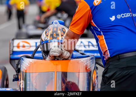 Nashville, Tennessee, États-Unis. 5th août 2022. SCOTT DIXON (9), d'Auckland, en Nouvelle-Zélande, se prépare à s'entraîner au Grand Prix de la ville de Big machine Music dans les rues de Nashville, Tennessee. (Image de crédit : © Walter G. Arce Sr./ZUMA Press Wire) Banque D'Images