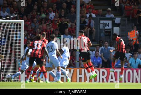 Boscombe, Dorset, Royaume-Uni. 6th août 2022. 6th août 2022 ; Stade Vitality, Boscombe, Dorset, Angleterre : football de premier ministre, AFC Bournemouth versus Aston Villa: Jefferson Lerma de Bournemouth pousses et des scores dans les 2nd minutes 1-0 crédit: Action plus Sports Images/Alamy Live News Banque D'Images