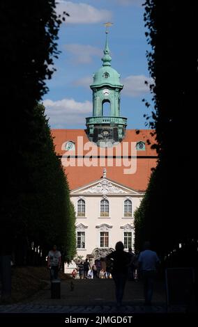 Lichtenwalde, Allemagne. 06th août 2022. Vue sur le château baroque de Lichtenwalde. Les 06. Et 07.08.2022, le festival traditionnel du parc aura lieu à Lichtenwalde, où les associations historiques vous invitent à voyager dans le temps. Credit: Sebastian Willnow/dpa/ZB/dpa/Alay Live News Banque D'Images