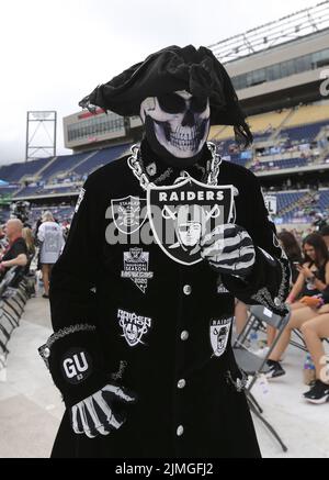 Canton, États-Unis. 06th août 2022. Un fan des Raiders de Las Vegas lors de la cérémonie d'initiation du Pro football Hall of Fame 2022 à Canton, Ohio, samedi, 6 août 2022. Photo par Aaron Josefczyk/UPI crédit: UPI/Alay Live News Banque D'Images
