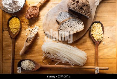 Farine sans gluten pain et grains millet tapioca lin riz avoine lentilles Banque D'Images