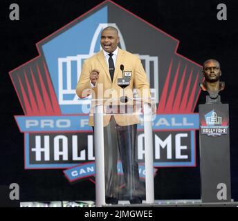 Canton, États-Unis. 06th août 2022. Richard Seymour parle lors de son initiation 2022 au Pro football Hall of Fame de Canton, Ohio, le samedi, 6 août 2022. Photo par Aaron Josefczyk/UPI crédit: UPI/Alay Live News Banque D'Images