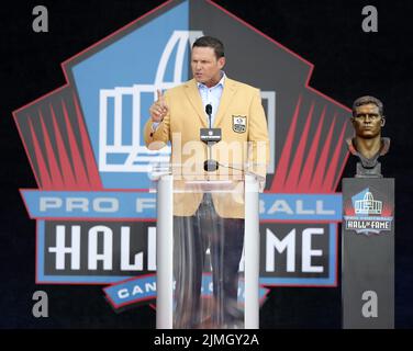 Canton, États-Unis. 06th août 2022. L'ancien Jaguar de Jacsonville, Tony Boselli, parle lorsqu'il est intronisé dans l'initiation de 2022 au Pro football Hall of Fame de Canton, Ohio, samedi, 6 août 2022. Photo par Aaron Josefczyk/UPI crédit: UPI/Alay Live News Banque D'Images