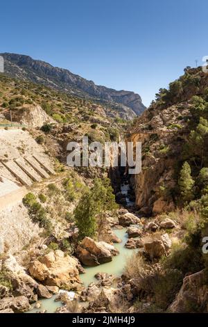 Une vue sur le célèbre et historique Camino del Rey dans le sud de l'Espagne près de Malaga Banque D'Images