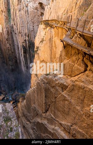 Une vue sur le célèbre et historique Camino del Rey dans le sud de l'Espagne près de Malaga Banque D'Images