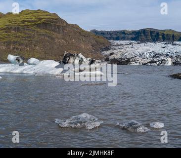Glacier pittoresque de Solheimajokull dans le sud de l'Islande. La langue de ce glacier glisse du volcan Katla. Magnifique glac Banque D'Images