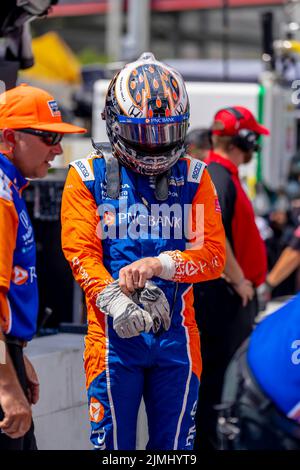 Nashville, Tennessee, États-Unis. 6th août 2022. SCOTT DIXON (9), d'Auckland, en Nouvelle-Zélande, se prépare à s'entraîner au Grand Prix de la ville de Big machine Music dans les rues de Nashville, Tennessee. (Image de crédit : © Walter G. Arce Sr./ZUMA Press Wire) Banque D'Images