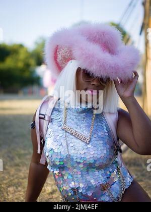 Oxfordshire, Royaume-Uni. 6th août 2022. Fêtards le troisième jour du Wilderness Festival, Cornbury Park, Oxfordshire. Crédit : Andrew Walmsley/Alamy Live News Banque D'Images