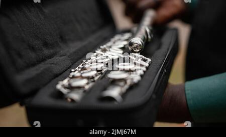 Homme afro-américain célébrant la journée internationale de jazz Banque D'Images