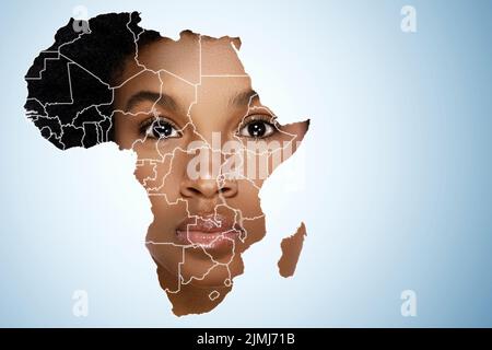 Visage de la femme africaine à l'intérieur de la carte de l'Afrique Banque D'Images