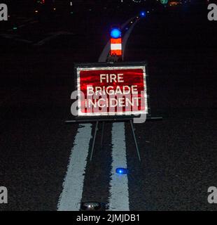 Skibbereen, West Cork Ireland, samedi 6 août 2022; Un homme de 20s ans est décédé à la suite d'une collision sur la route de Cork à Skibbereen. L'accident s'est produit vers 10,15PM et les services d'urgence se sont dépêchés sur place depuis Skibbereen et Schull, mais l'homme a été déclaré mort sur place, la route devrait être fermée pendant la majeure partie de la nuit pour faciliter une enquête judiciaire. Credit ; ED/Alay Live News Banque D'Images