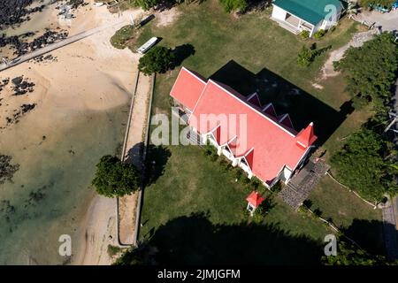 Vue aérienne, Afrique, Maurice, région de Pallemousses, baie du Cap Malheureux , église notre-Dame Auxiliatrice de Cap Malheureux Banque D'Images