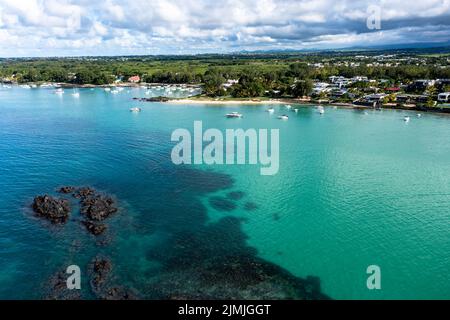 Vue aérienne, plages avec hôtels de luxe à Cap Malheureux, Grand Gaube, région de Pamplemousses, Maurice, Afrique Banque D'Images